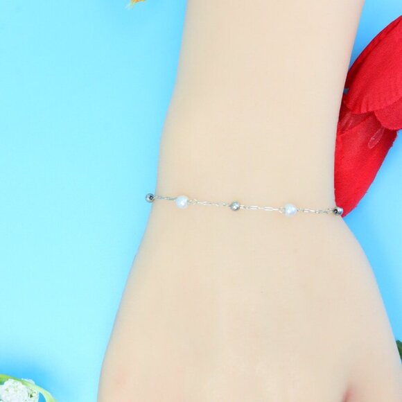 Chic & Stylish Bracelet – A Thoughtful Gift for Women and Girls, DYC1245 - Picture 1 of 6